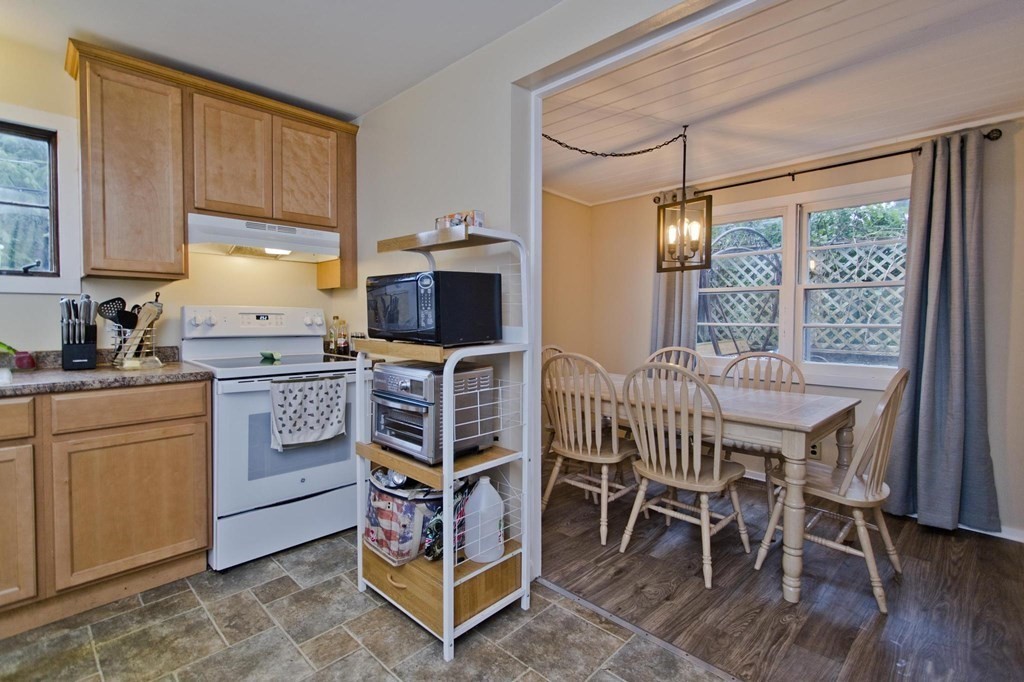 129 Long Pond Road Westfield, MA 01085 - Photo 7 of 30