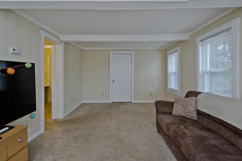 129 Long Pond Road Westfield, MA 01085 - Photo 10 of 30