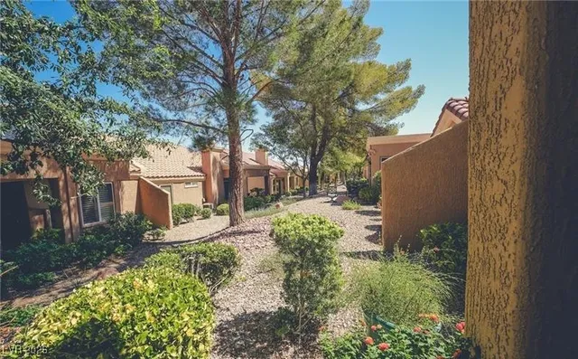 $2,225 | 9004 Litchfield Avenue, Las Vegas, NV 89134