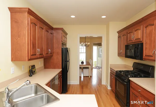 $3,700 | 38 Bradford Walk, Unit 38, Farmington, CT 06032
