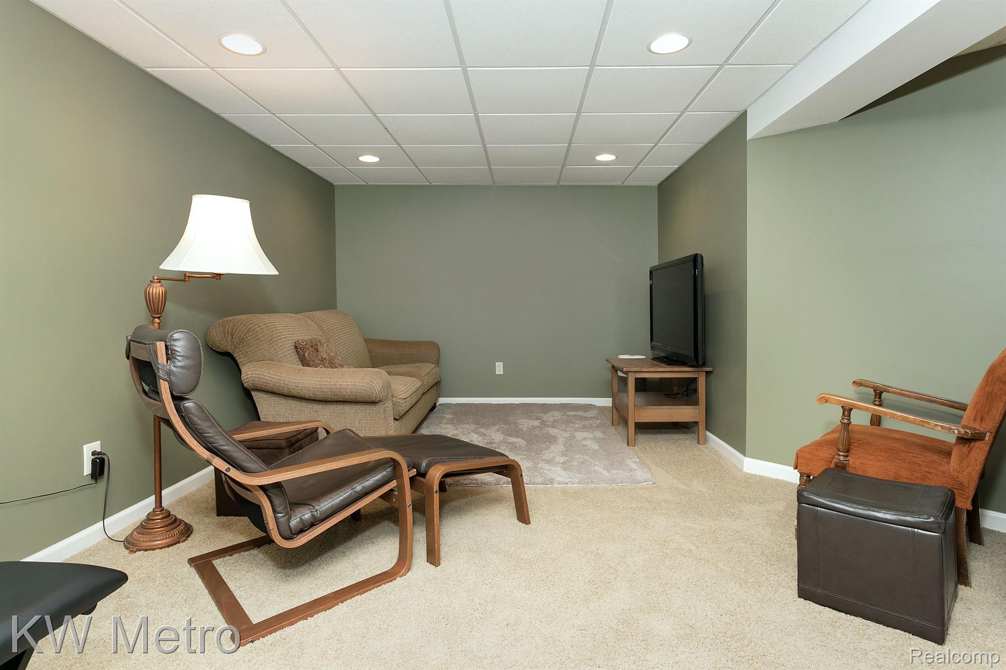 2478 Blockton Road Rochester, MI 48306 - Photo 27 of 35 Gallery Image 27