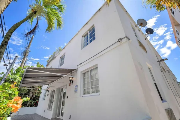 $1,950 | 7734 Abbott Avenue, Unit 101, Miami Beach, FL 33141