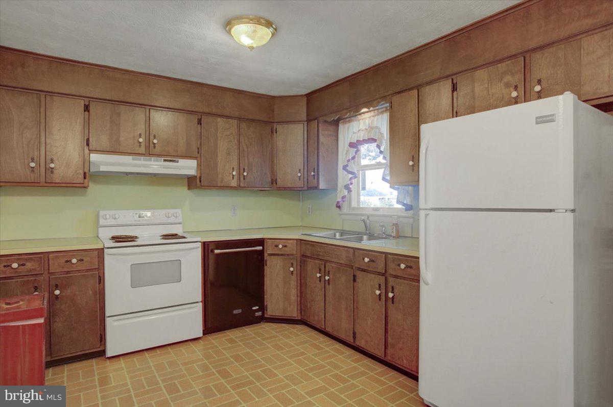 1355 Siloam Road Chambersburg, PA 17201 - Photo 9 of 29