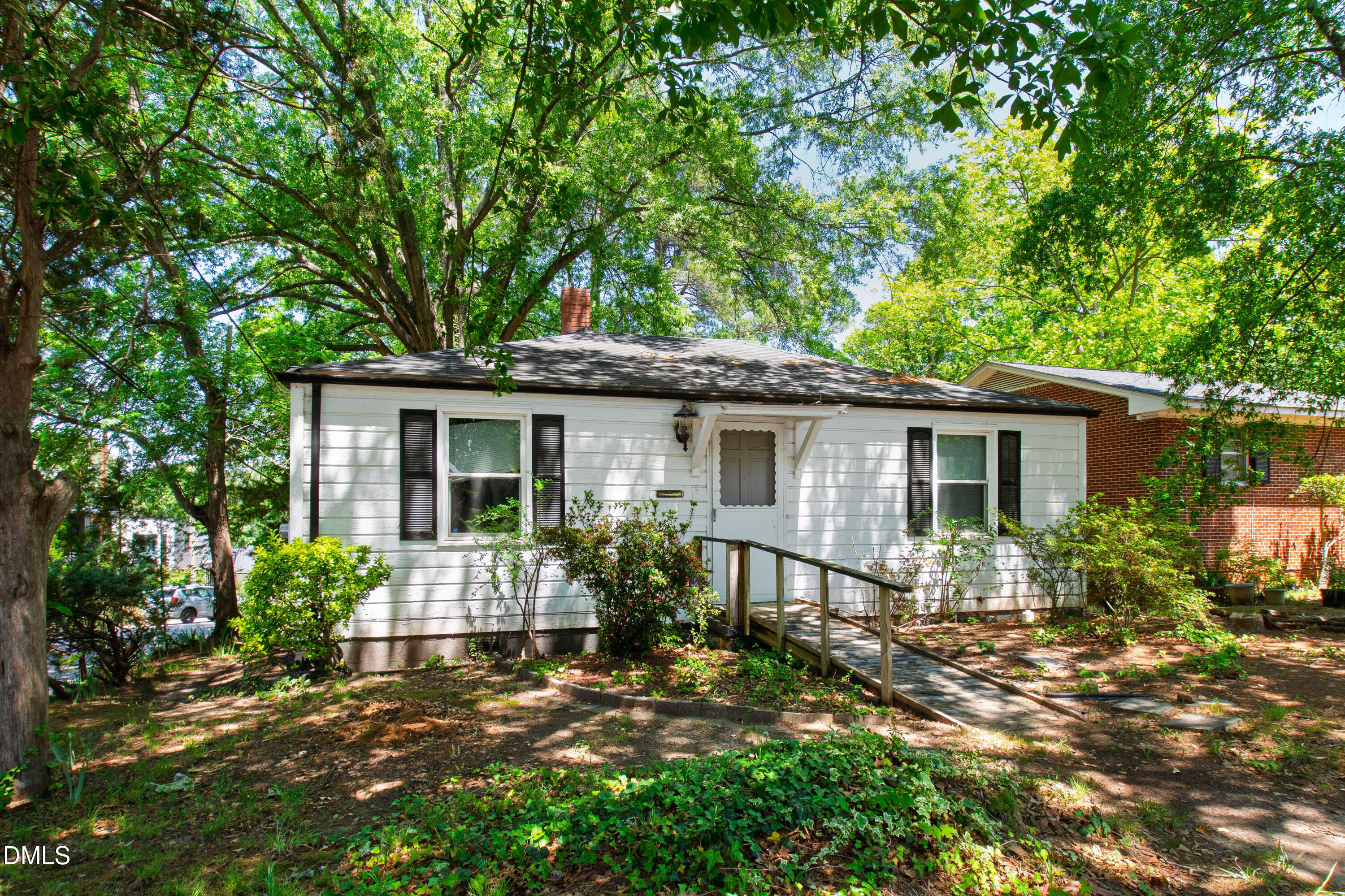 2316 Bedford Avenue Raleigh, NC 27607 - Photo 29 of 30 front view of a house with a yard