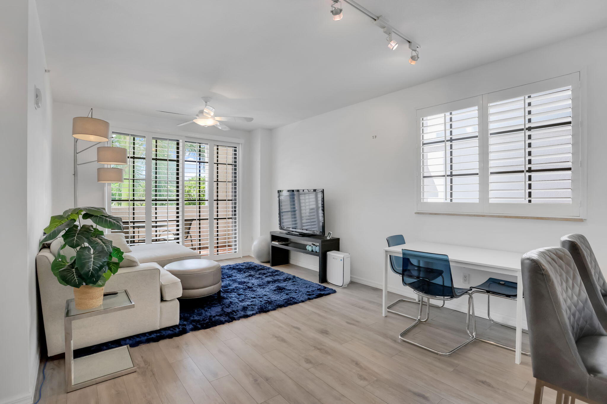 233 South Federal Highway, Unit 325 Boca Raton, FL 33432 - Photo 7 of 30 a living room with furniture and a window
