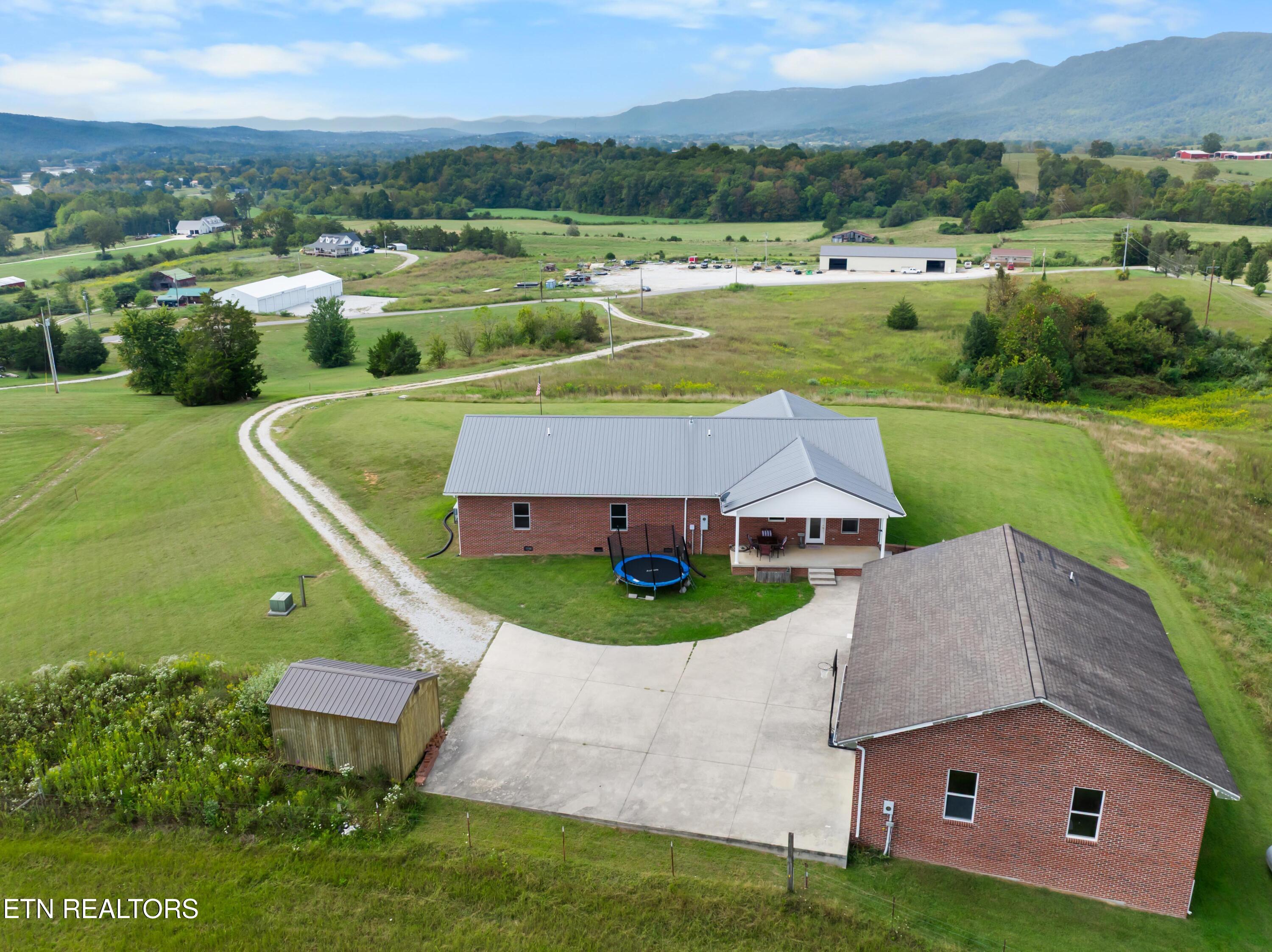 1695 Doaks Creek Road Speedwell, TN 37870 - Photo 39 of 57 DJI_0202