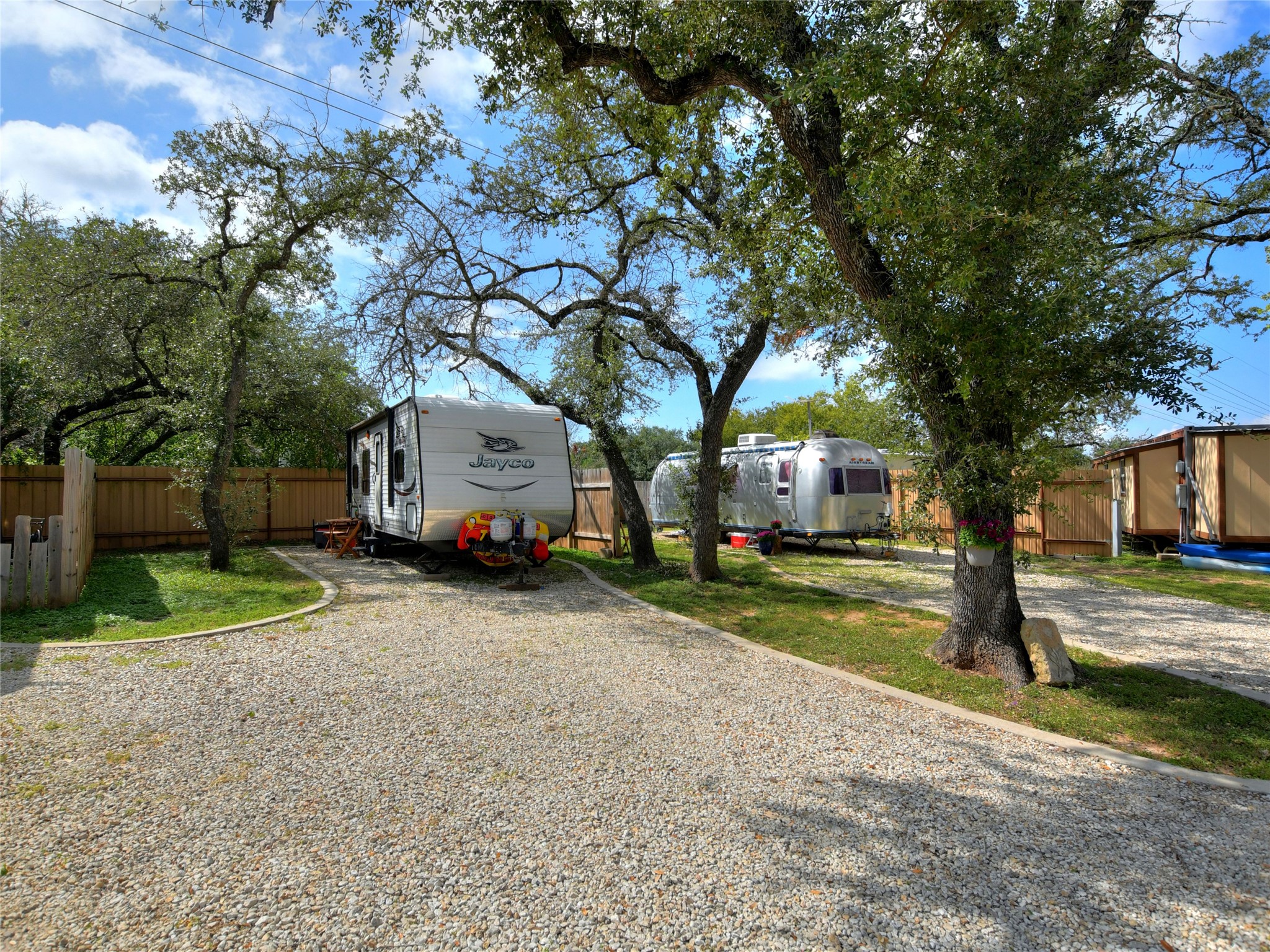 1702 Saracen Road Austin, TX 78733 - Photo 12 of 27