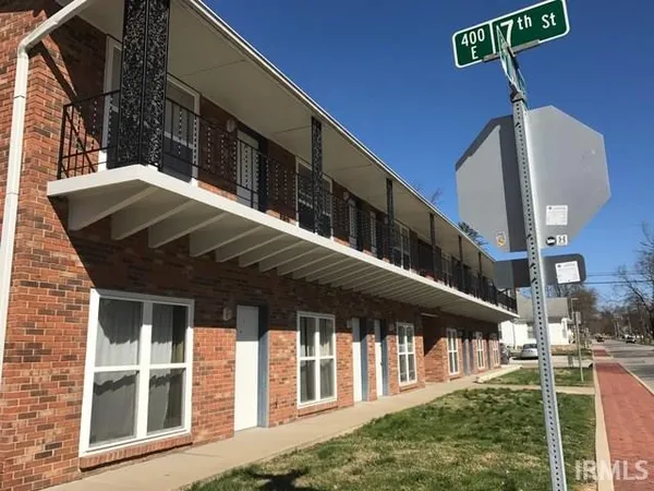 $830 | 305 North Dunn Street, Bloomington, IN 47408