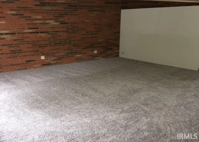 $830 | 305 North Dunn Street, Bloomington, IN 47408