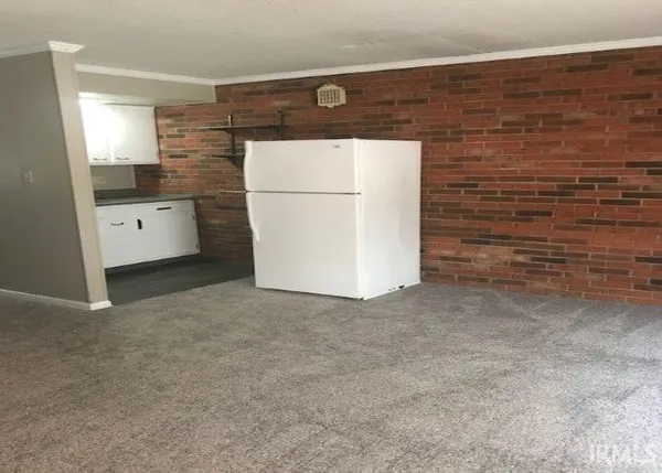 $830 | 305 North Dunn Street, Bloomington, IN 47408