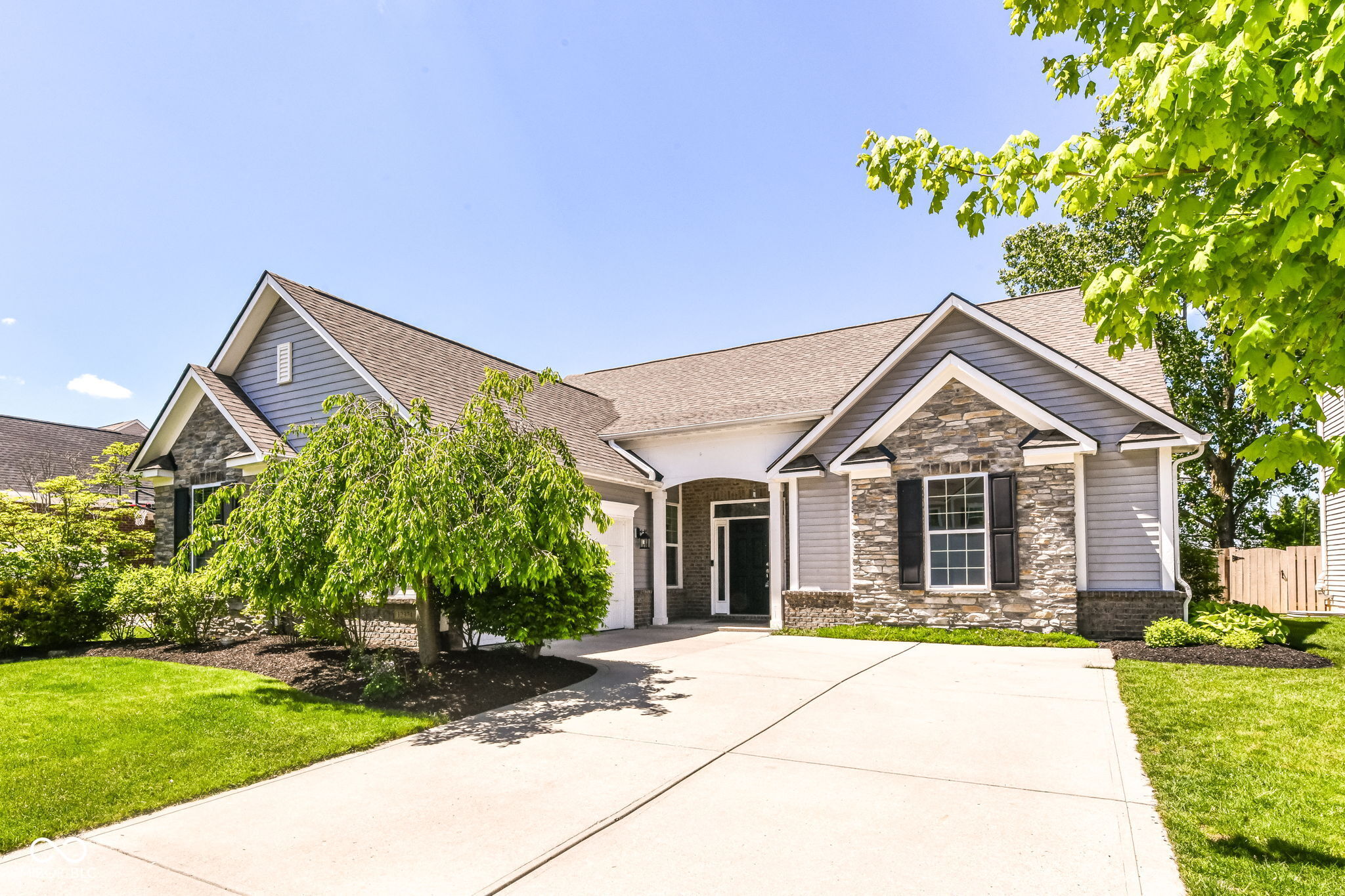 12374 Wolverton Way Fishers, IN 46037 - Photo 3 of 37