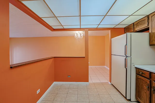 $214,900 | 375 Plum Creek Drive, Unit 501, Wheeling, IL 60090