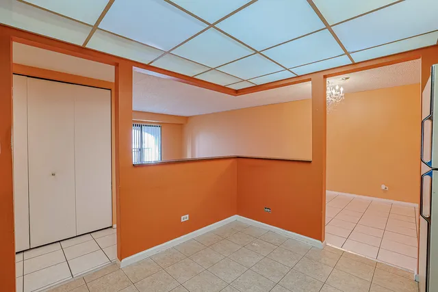 $214,900 | 375 Plum Creek Drive, Unit 501, Wheeling, IL 60090