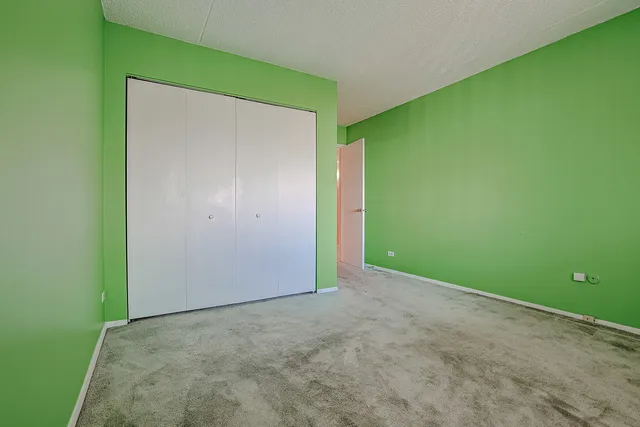 $214,900 | 375 Plum Creek Drive, Unit 501, Wheeling, IL 60090