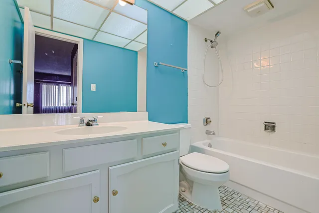 $214,900 | 375 Plum Creek Drive, Unit 501, Wheeling, IL 60090