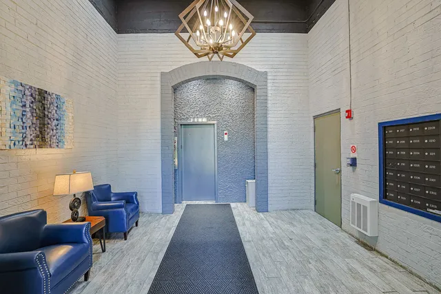 $214,900 | 375 Plum Creek Drive, Unit 501, Wheeling, IL 60090