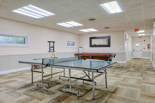 $214,900 | 375 Plum Creek Drive, Unit 501, Wheeling, IL 60090