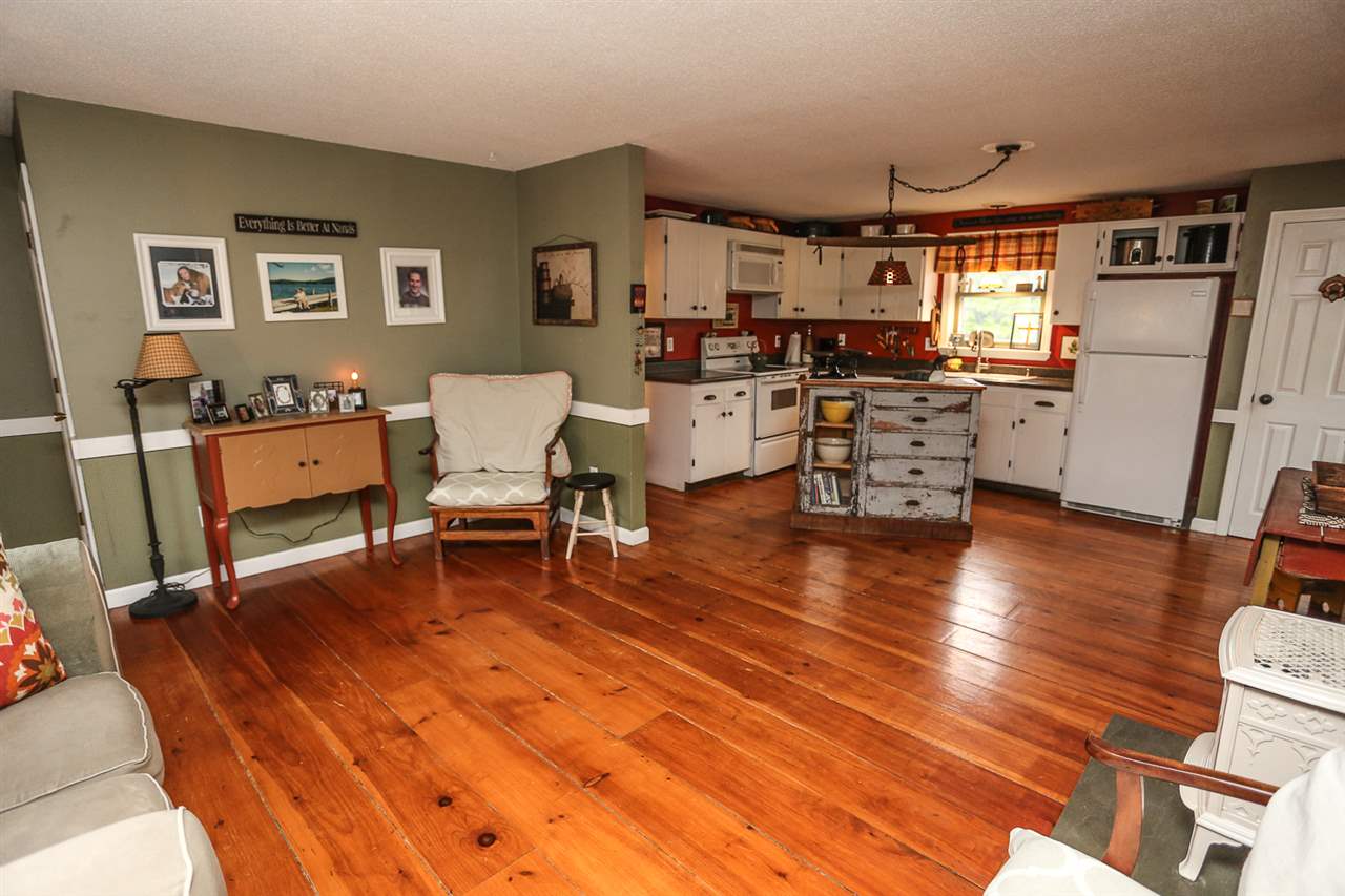 16 Pierce Road Raymond, NH 03077 - Photo 11 of 32