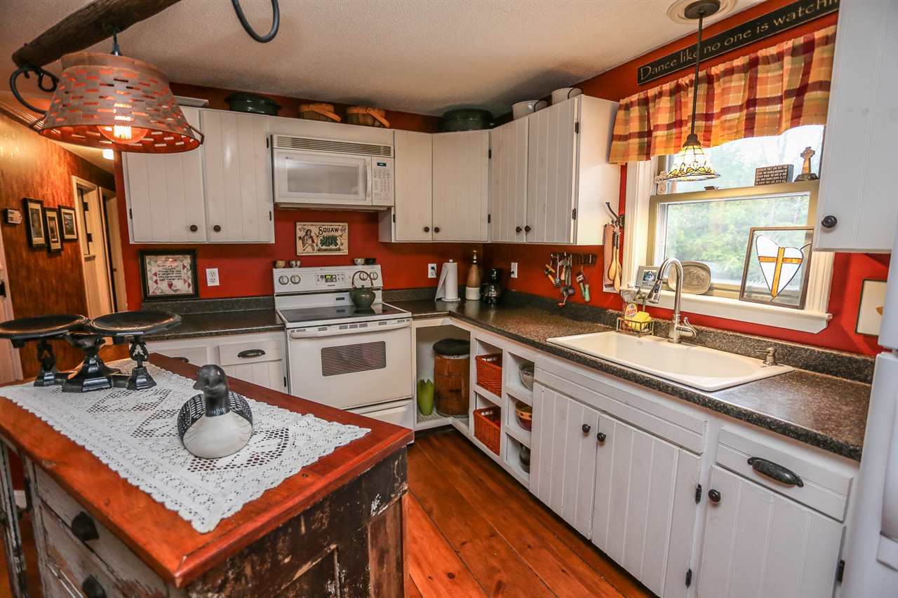16 Pierce Road Raymond, NH 03077 - Photo 14 of 32