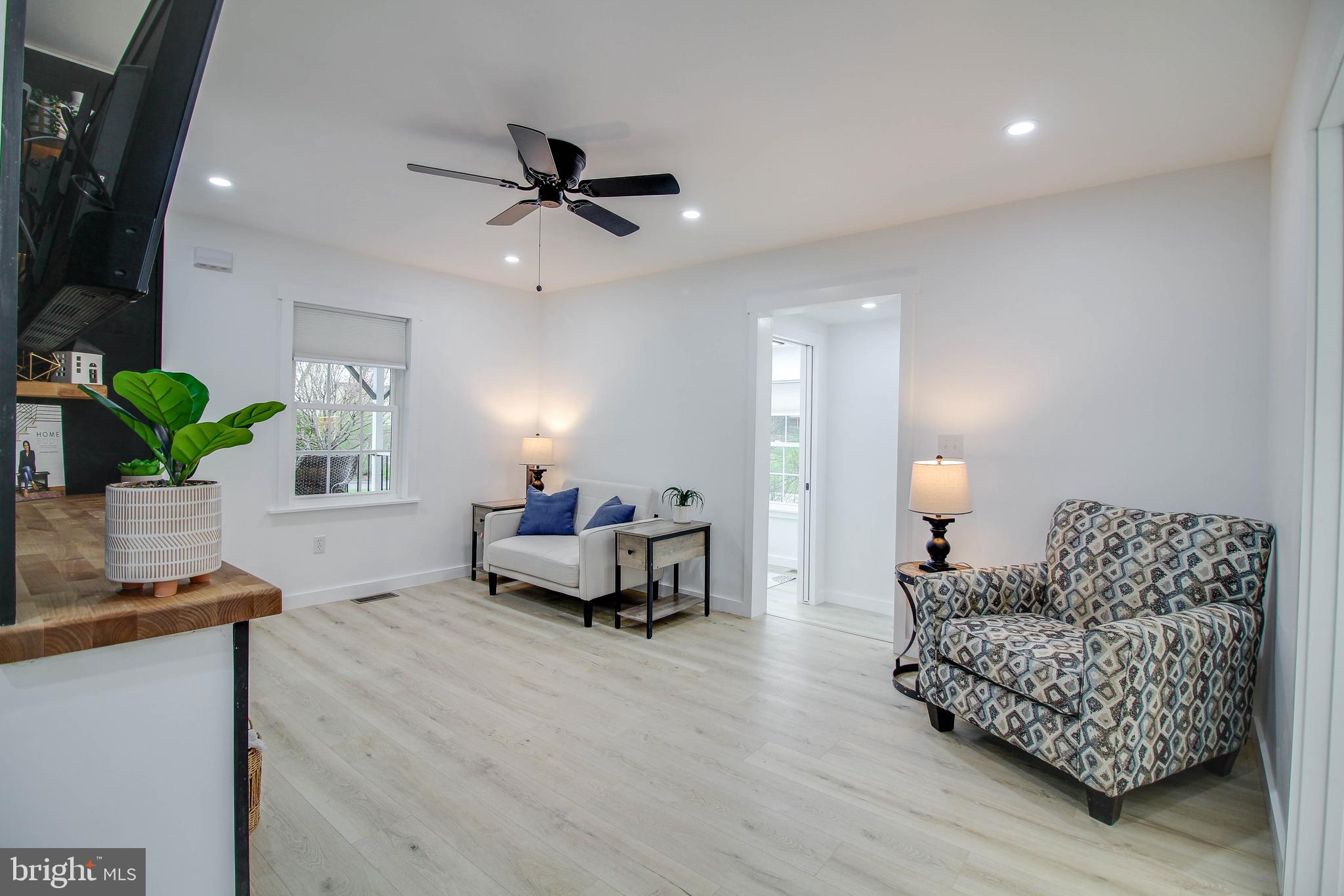 13006 Detour Road Keymar, MD 21757 - Photo 16 of 73 Living room