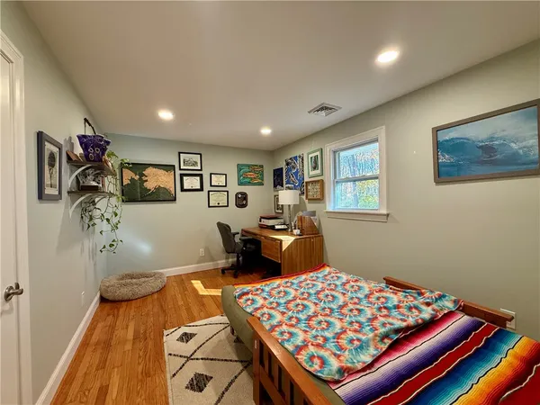$2,800 | 11 Holmes Street, Westerly, RI 02891
