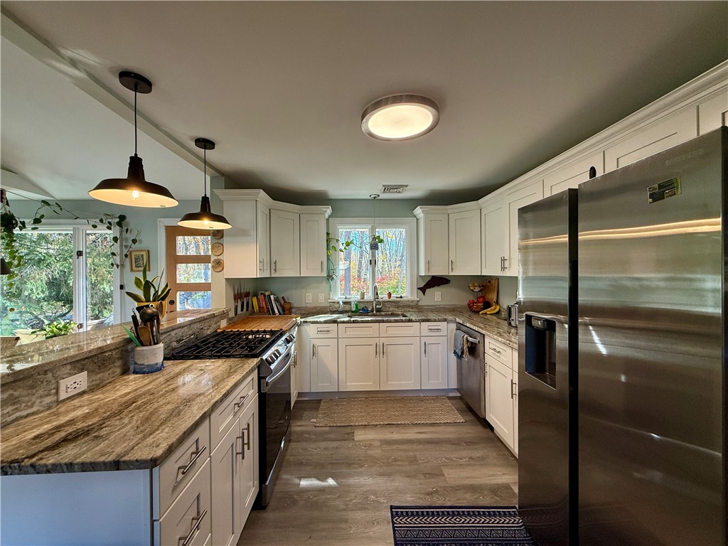 11 Holmes Street Westerly, RI 02891 - Photo 5 of 18