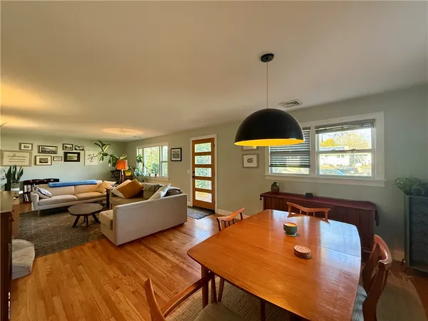 $2,800 | 11 Holmes Street, Westerly, RI 02891