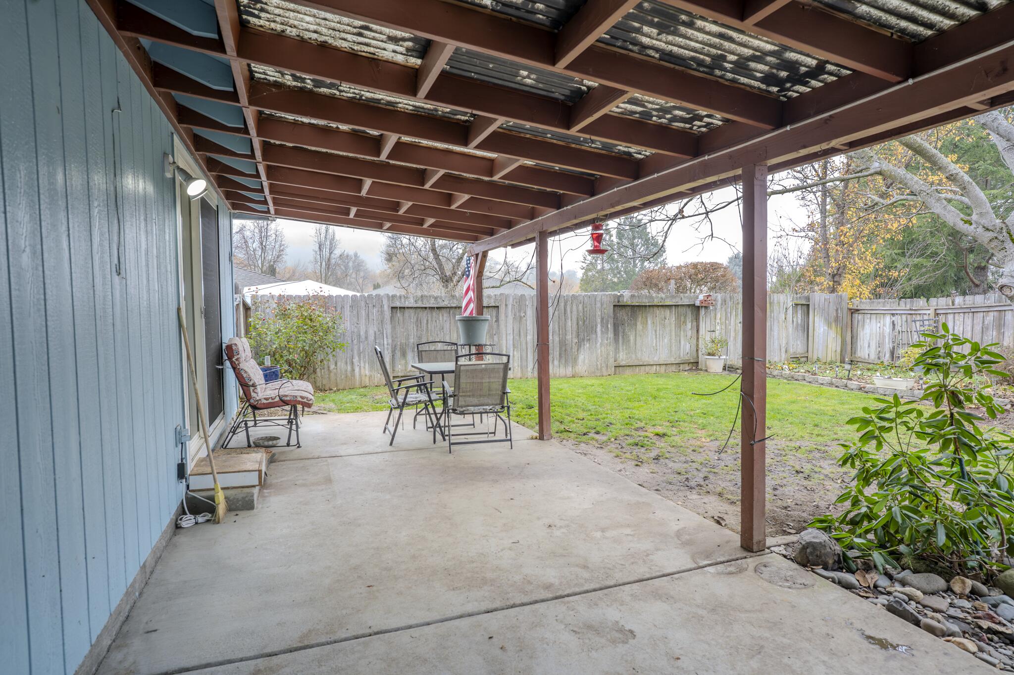 125 Meadow View Drive Phoenix, OR 97535 - Photo 26 of 27 DSC05209 - Copy