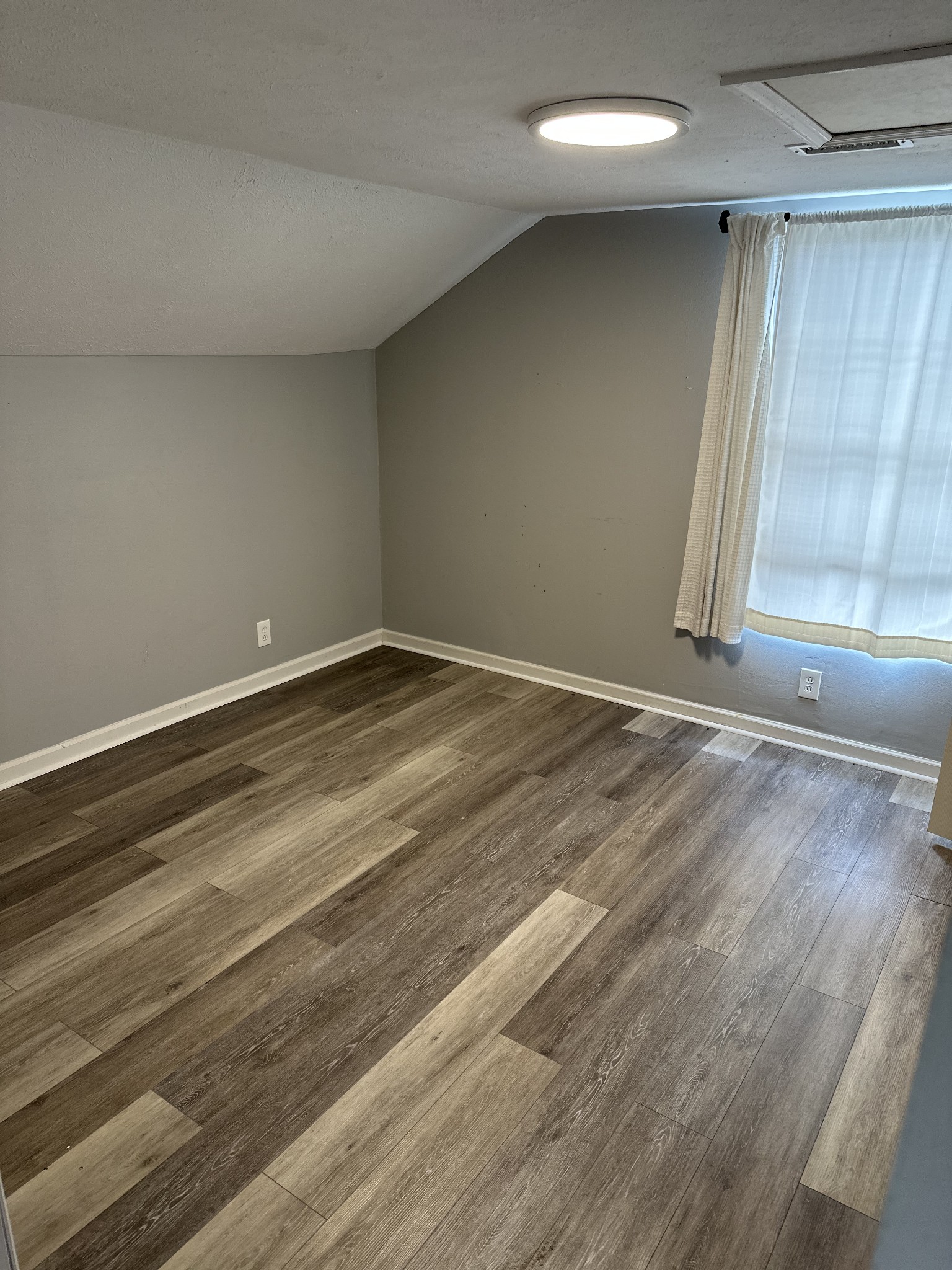 1720 Knowles Street, Unit B Nashville, TN 37208 - Photo 8 of 11