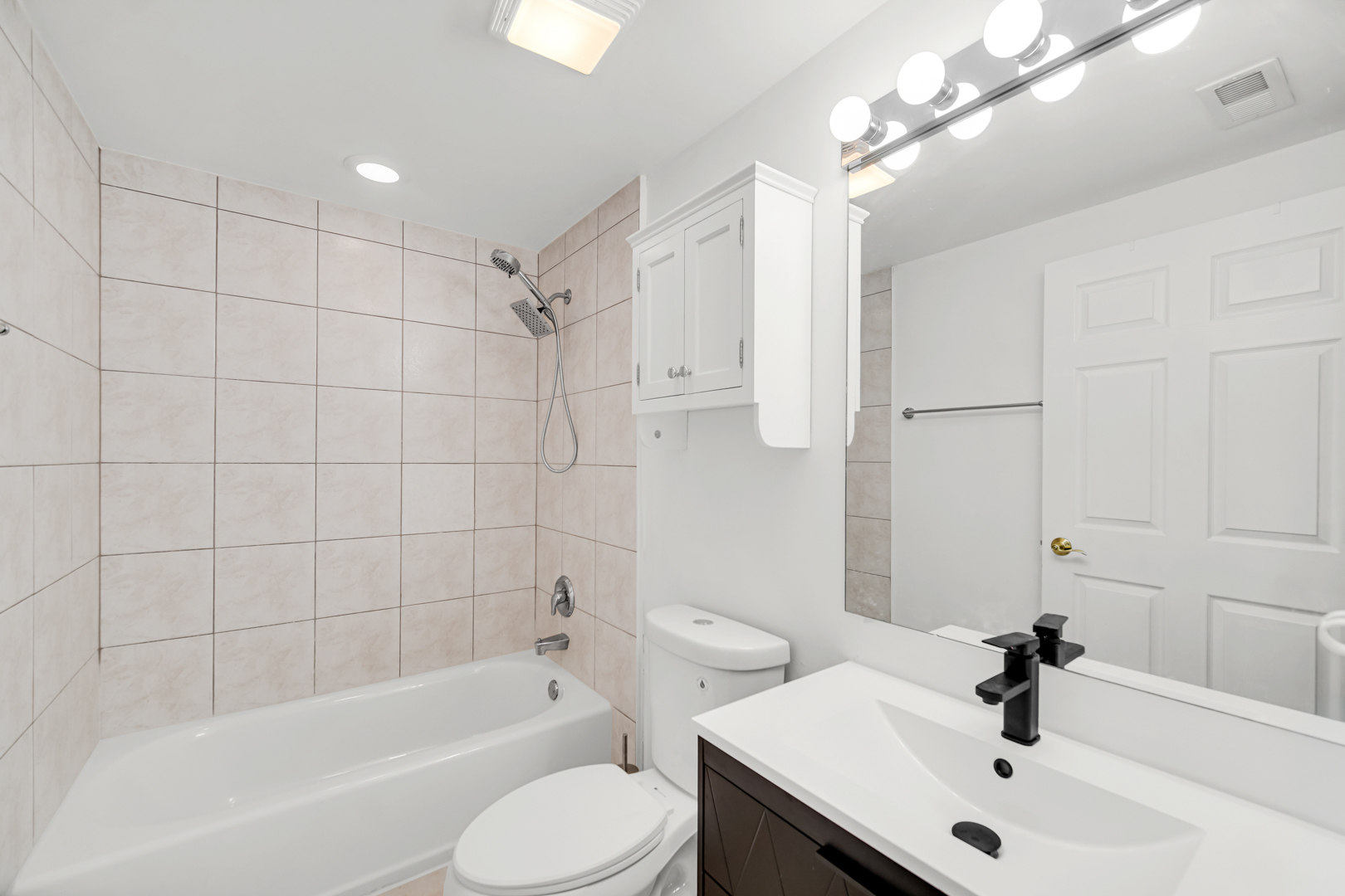 8000 Kilpatrick Avenue, Unit 3F Skokie, IL 60076 - Photo 13 of 21