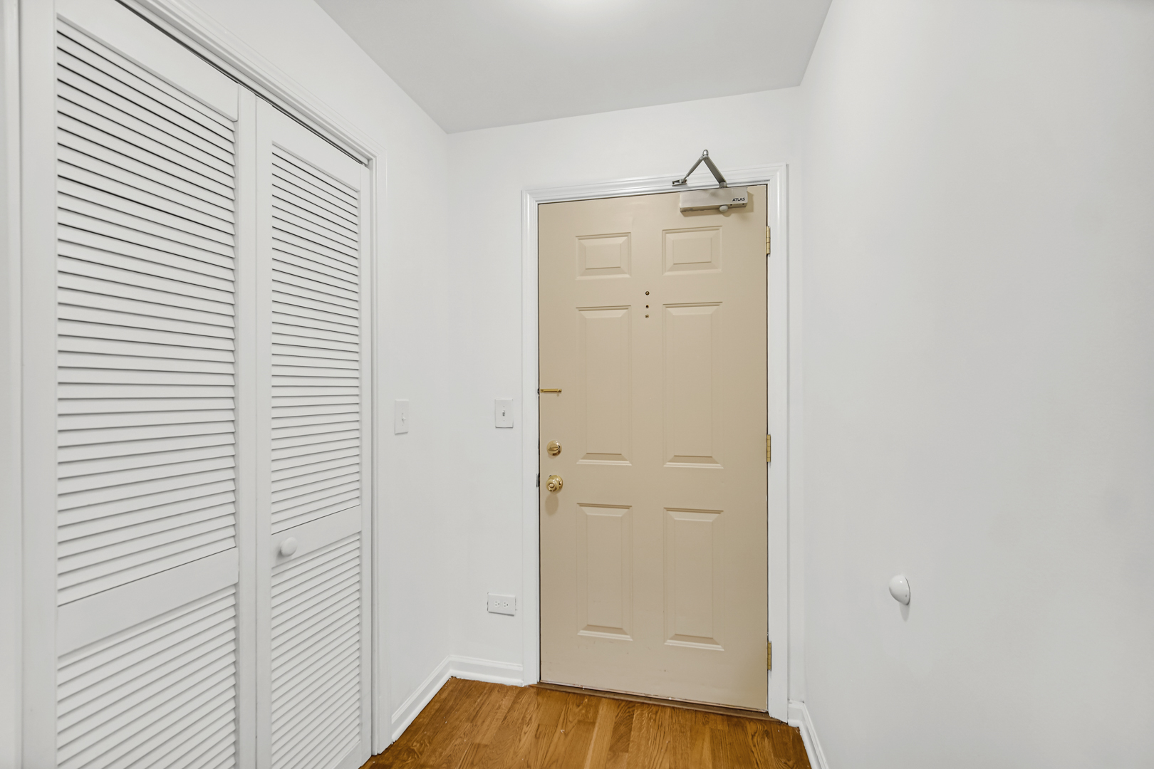 8000 Kilpatrick Avenue, Unit 3F Skokie, IL 60076 - Photo 15 of 21