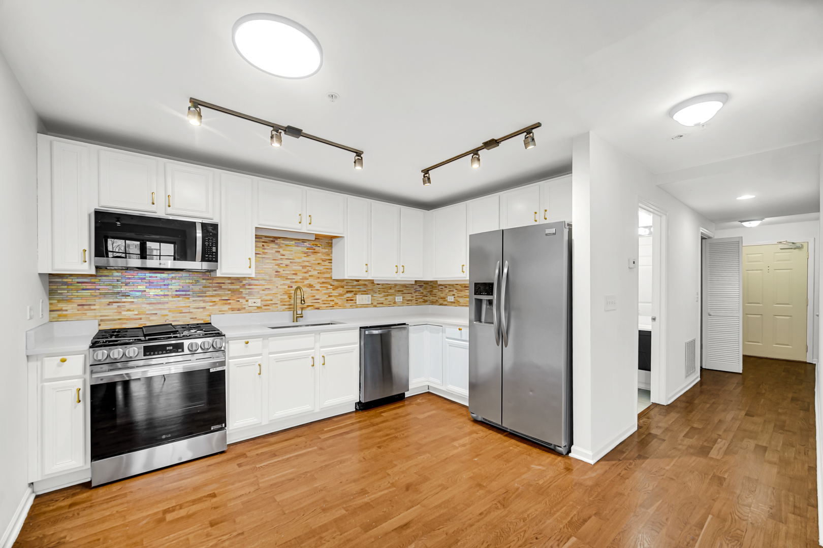 8000 Kilpatrick Avenue, Unit 3F Skokie, IL 60076 - Photo 4 of 21