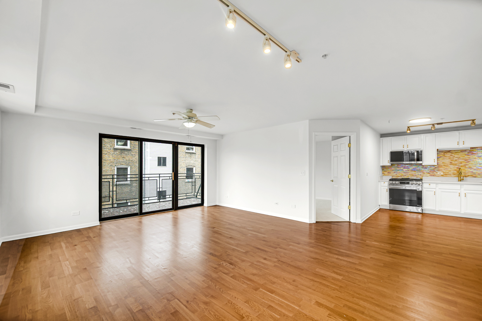 8000 Kilpatrick Avenue, Unit 3F Skokie, IL 60076 - Photo 7 of 21