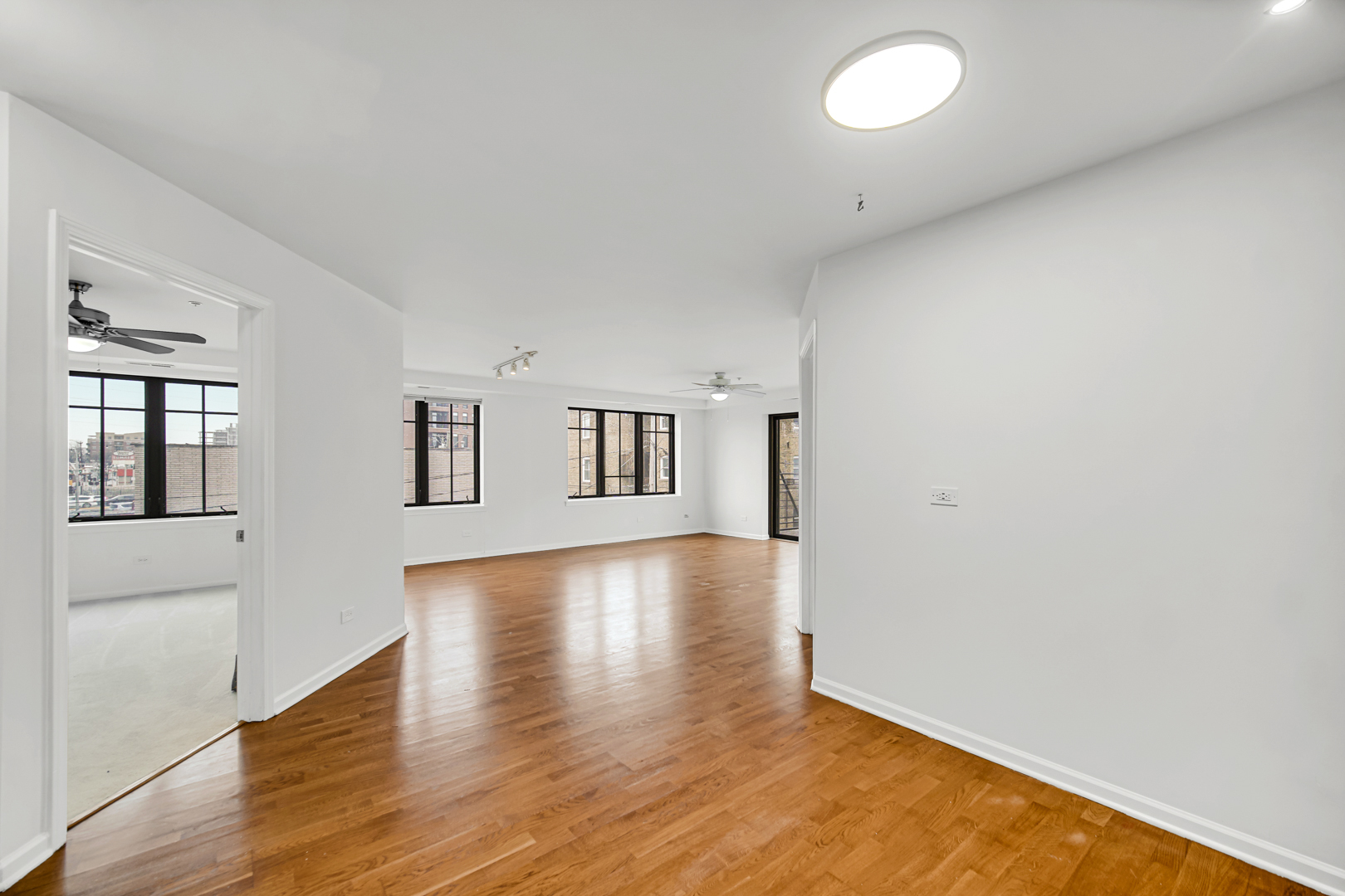 8000 Kilpatrick Avenue, Unit 3F Skokie, IL 60076 - Photo 8 of 21