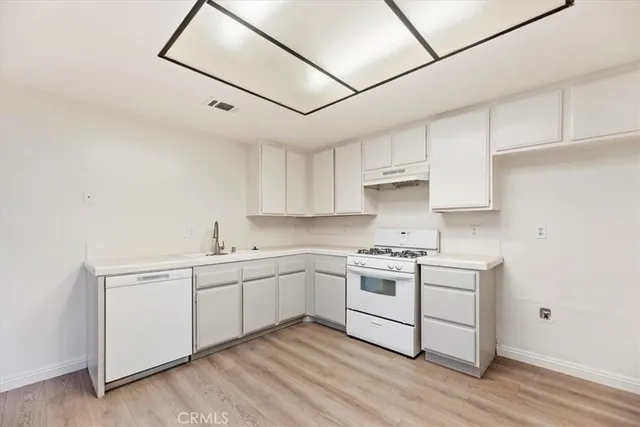 $341,500 | 1974 East Lynwood Drive, Unit 8B, San Bernardino, CA 92404