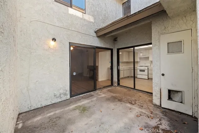 $341,500 | 1974 East Lynwood Drive, Unit 8B, San Bernardino, CA 92404