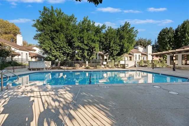 a view of a yard in front of house