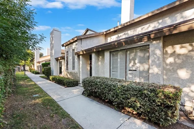$341,500 | 1974 East Lynwood Drive, Unit 8B, San Bernardino, CA 92404