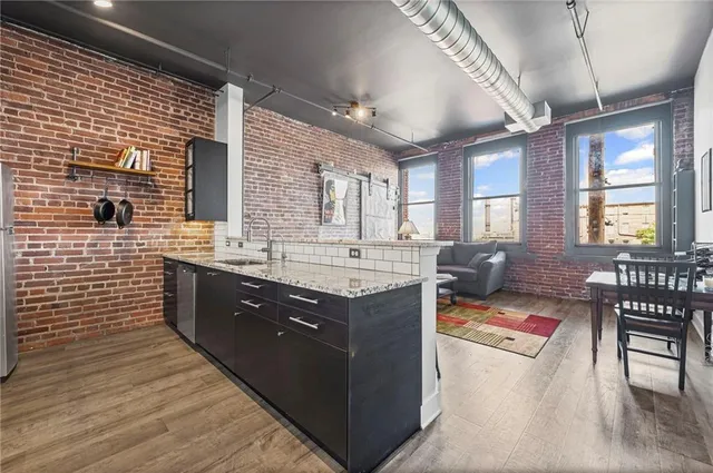 $235,000 | 200 Main Street, Unit 308, Kansas City, MO 64105