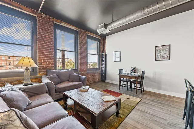 $235,000 | 200 Main Street, Unit 308, Kansas City, MO 64105