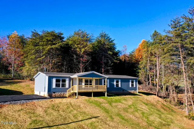 $322,900 | 350 Bungalow Drive, Dandridge, TN 37725