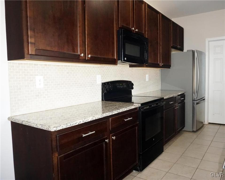 408 Racite Road Alburtis, PA 18011 - Photo 7 of 23 Modern Kitchen