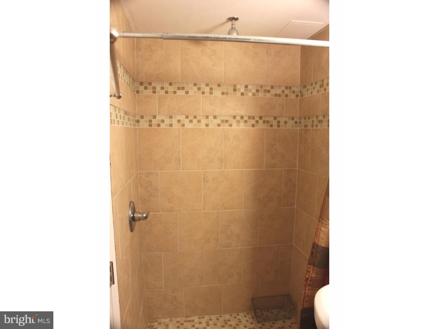 12163 Aster Road Philadelphia, PA 19154 - Photo 22 of 24 Bathroom
