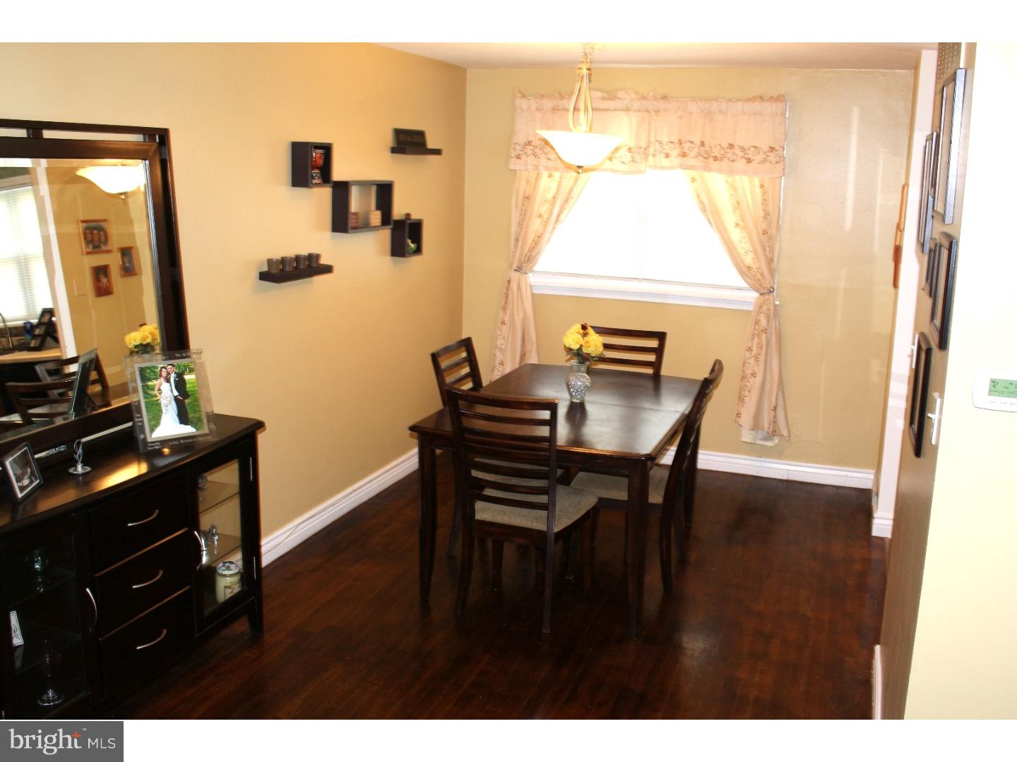 12163 Aster Road Philadelphia, PA 19154 - Photo 8 of 24 Dining Room
