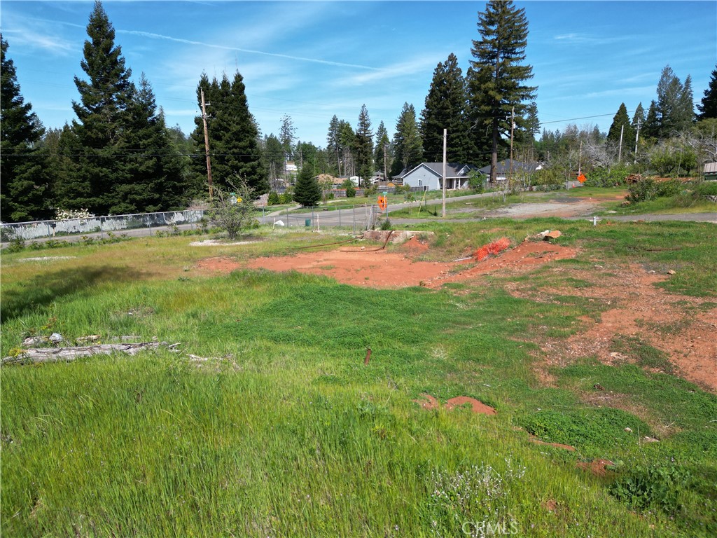 7134 Pentz Road Paradise, CA 95969 - Photo 3 of 14 a view of a volley ball court