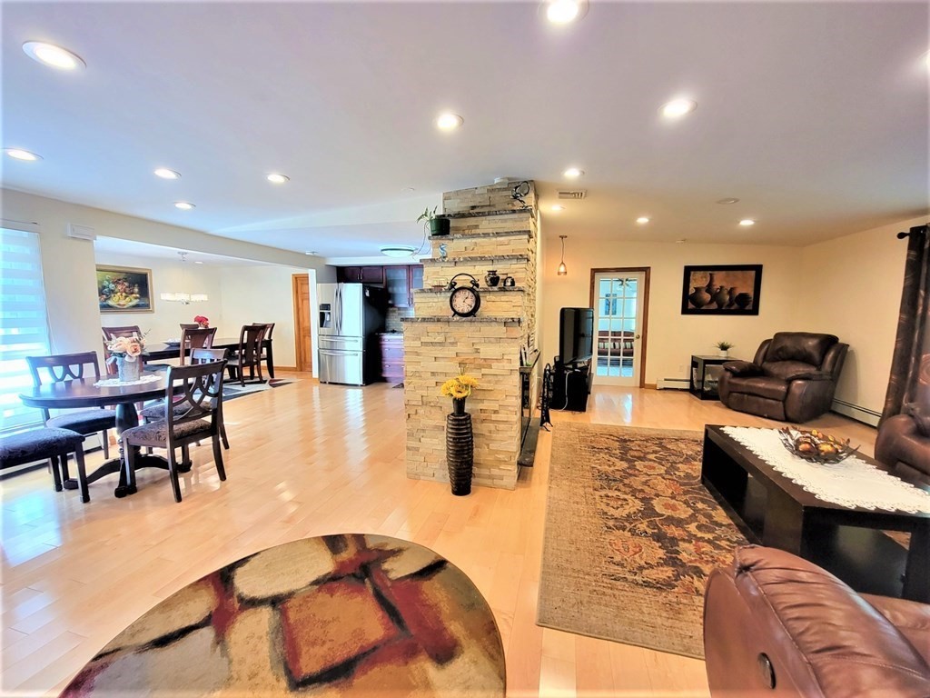 8 Birchwood Road Worcester, MA 01609 - Photo 4 of 24 Gallery Image 4