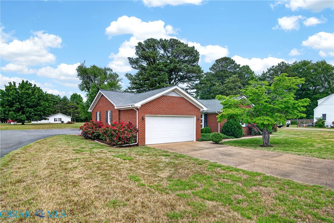 6743 Williams Landing Road Hayes, VA 23072 - Photo 3 of 45