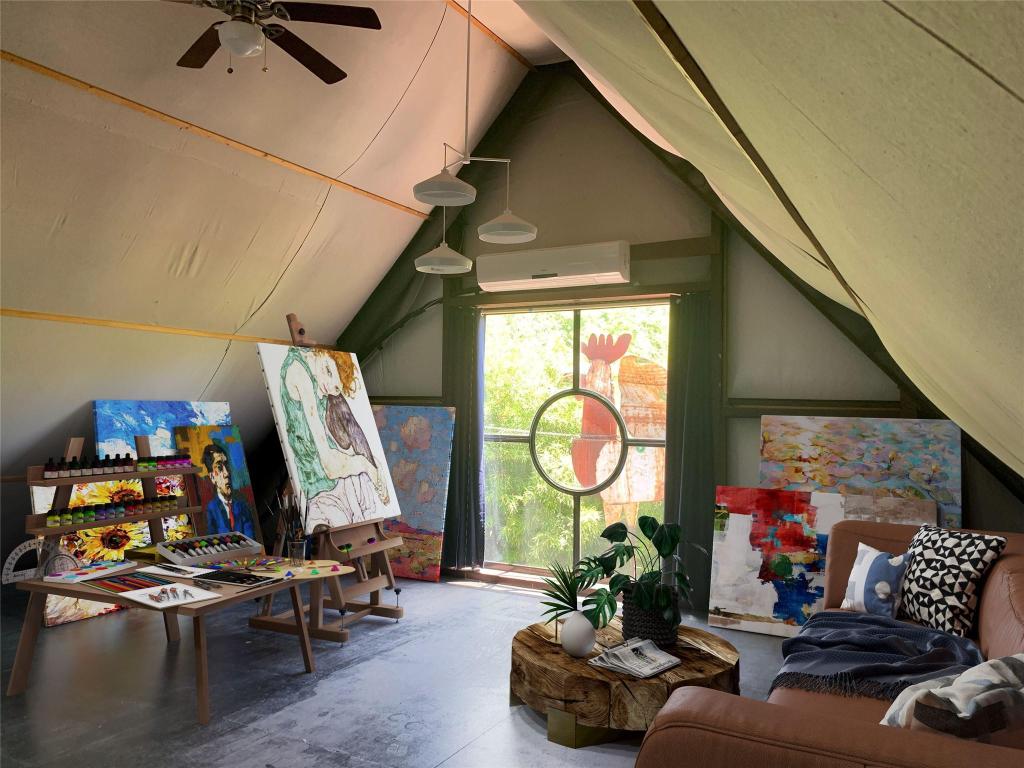 640 Tillery Street Austin, TX 78702 - Photo 11 of 22 a living room with furniture