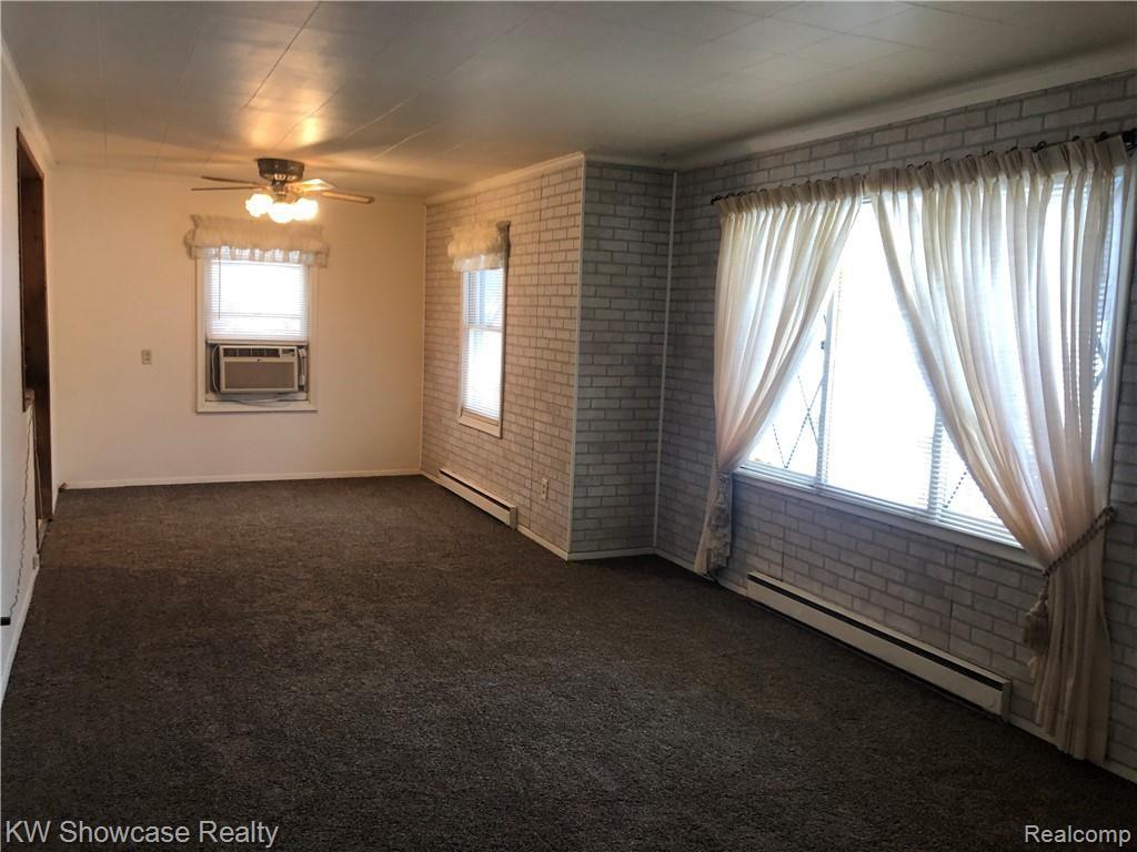2640 Ridge Road White Lake, MI 48383 - Photo 18 of 34 F8CBEC89-F332-4B3F-A97F-6FAAFCFC91FF.jpeg