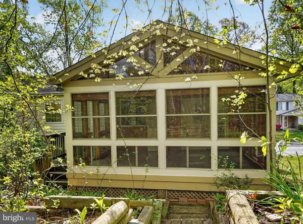 $709,890 | 5914 Freds Oak Road, Burke, VA 22015